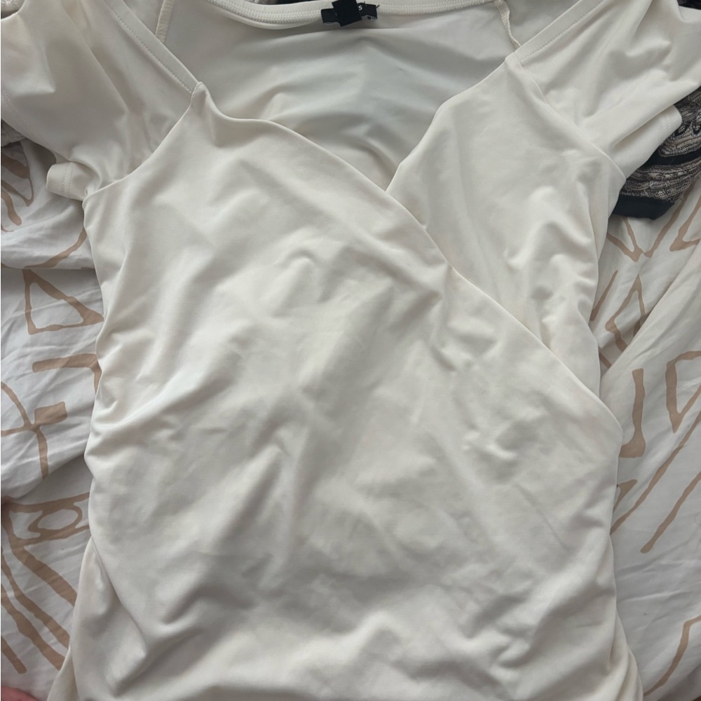Express White/ Cream Elegant Short Sleeve